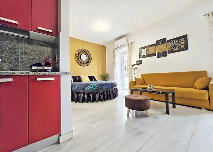 Apartment Yellow Rom